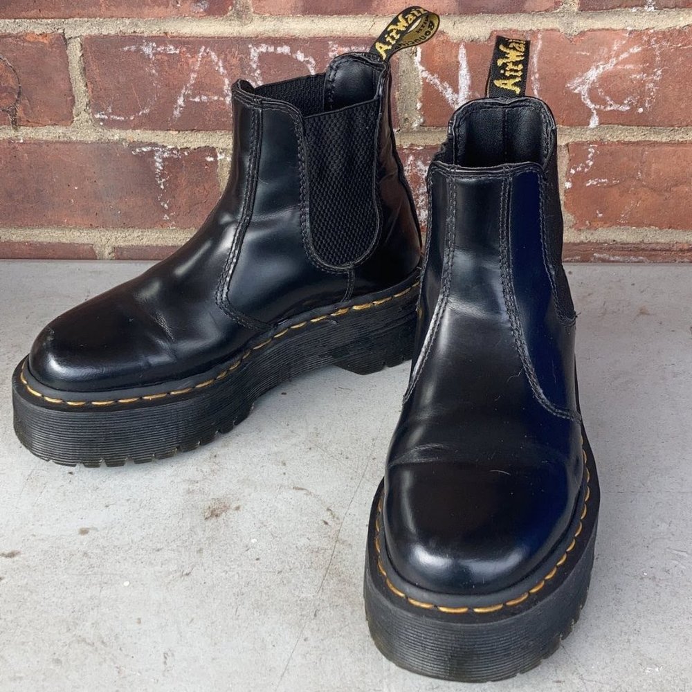 Doc Martens 2976 POLISHED SMOOTH PLATFORM CHELSEA BOOTS